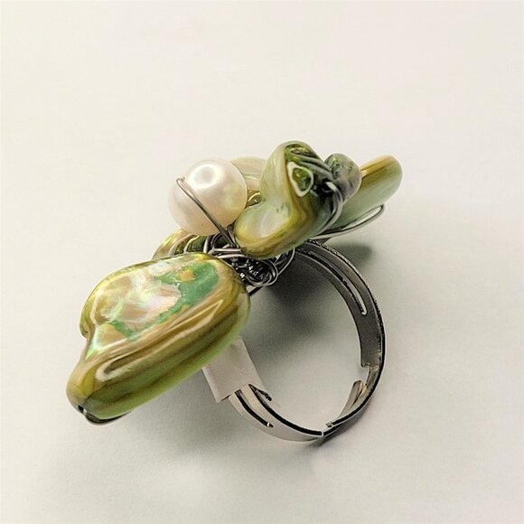 Green Shell with Freshwater Pearl Bead Asymmetric Flower Adjustable Ring - Picture 11 of 16